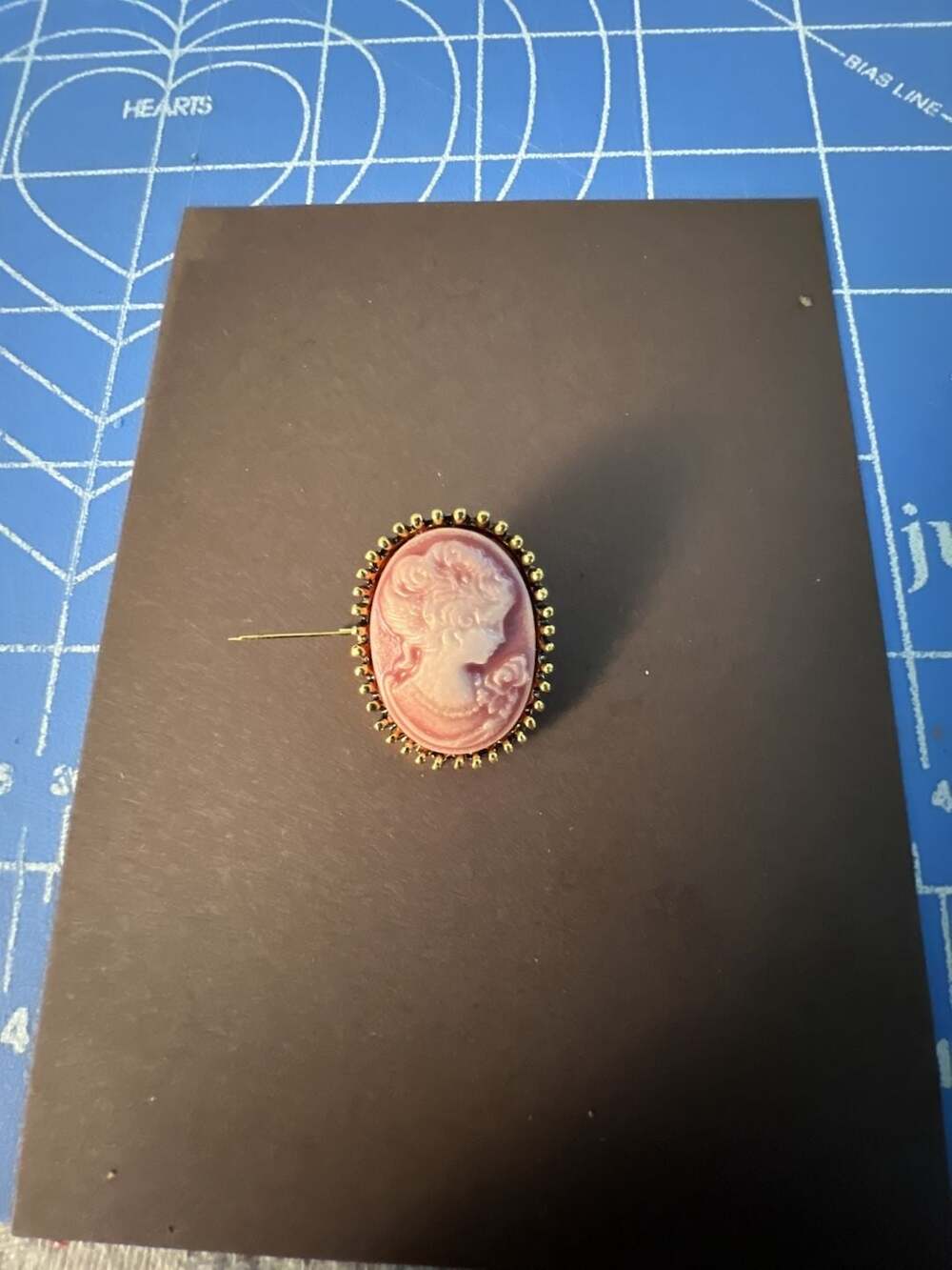Vintage Oval Cameo Brooch Pin Gold Tone Setting